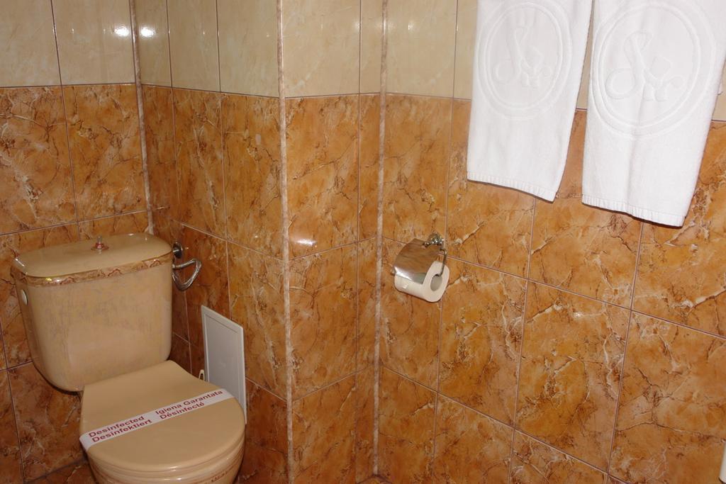 Hotel Sir Colentina Bucarest Esterno foto