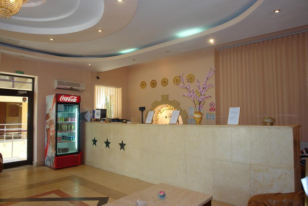 Hotel Sir Colentina Bucarest Esterno foto