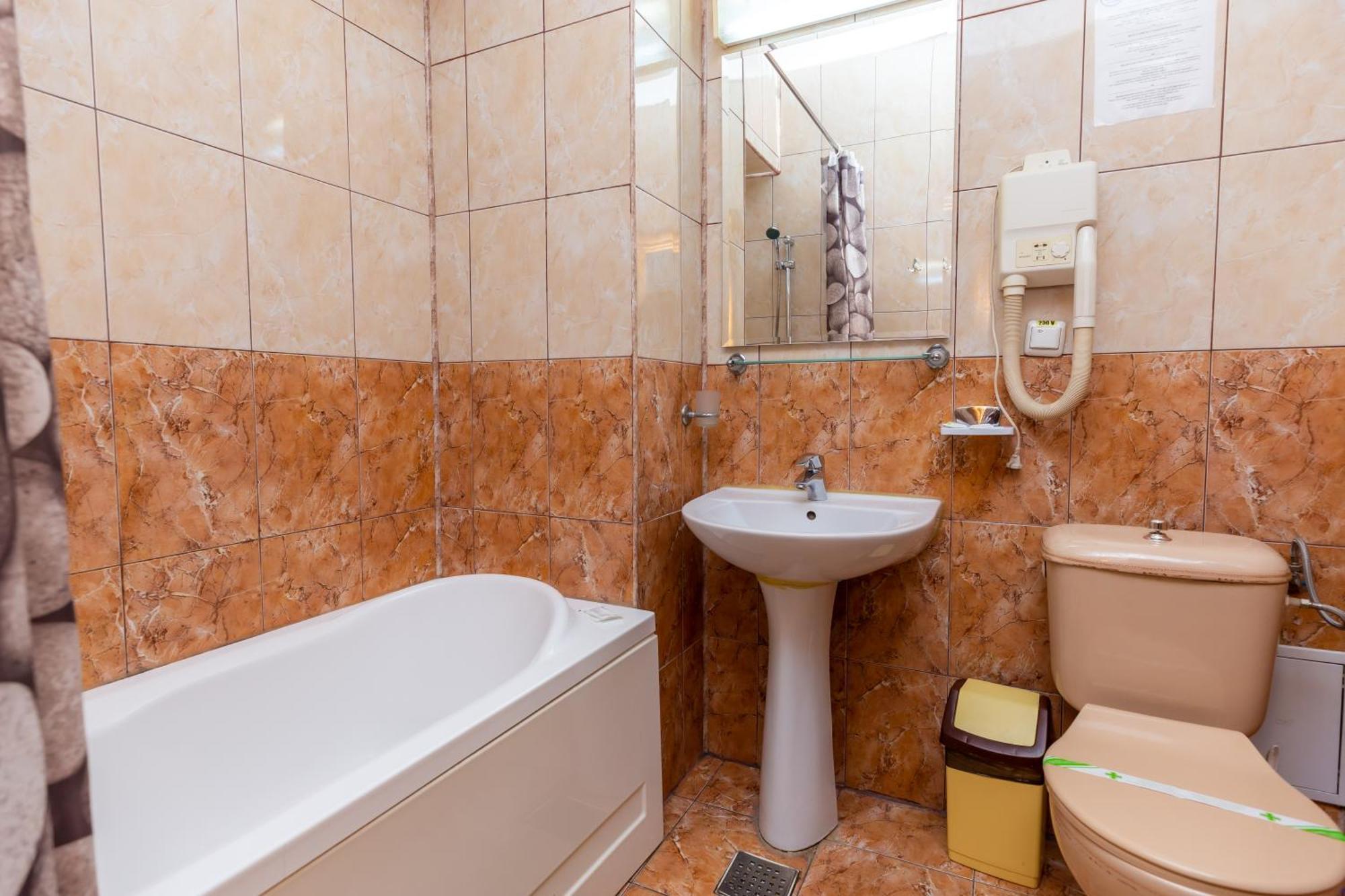 Hotel Sir Colentina Bucarest Esterno foto